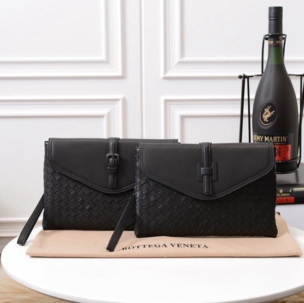 ボッテガヴェネタバッグ背面デザイン